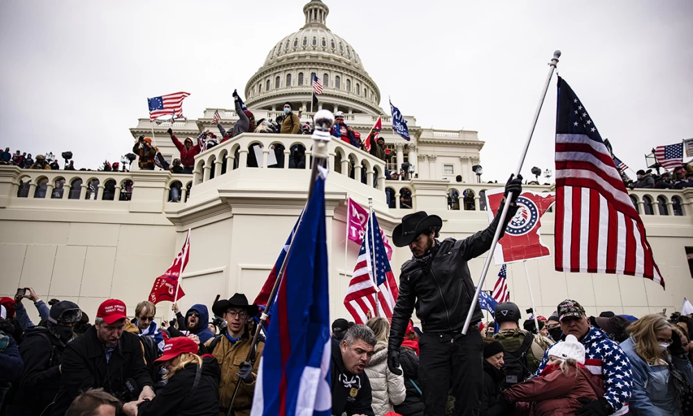 The Wall Street Journal: Αποκαλύφθηκαν τα ονόματα των... χορηγών της καταιγίδας του Καπιτωλίου
